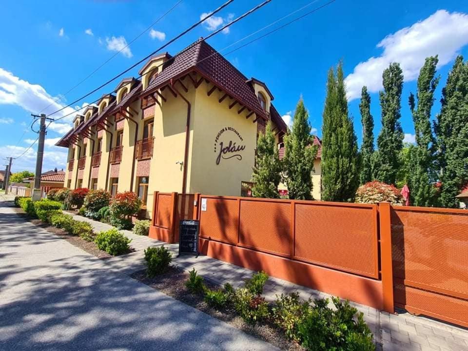 Jolan Pension & Restaurant Cicov المظهر الخارجي الصورة