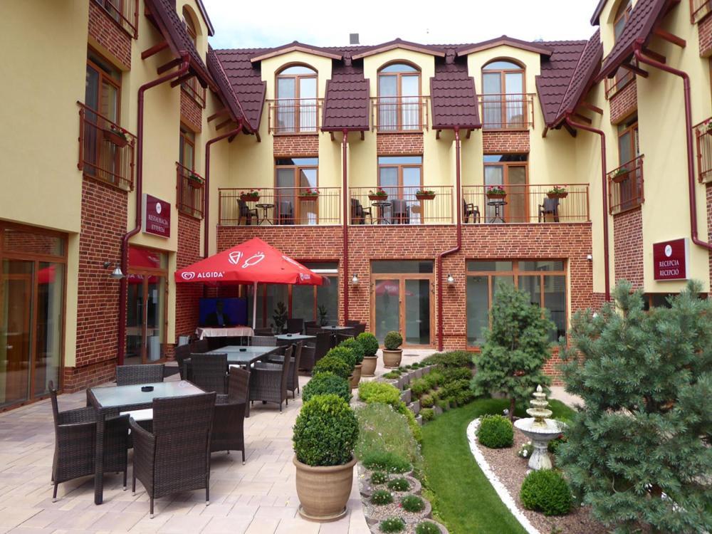 Jolan Pension & Restaurant Cicov المظهر الخارجي الصورة