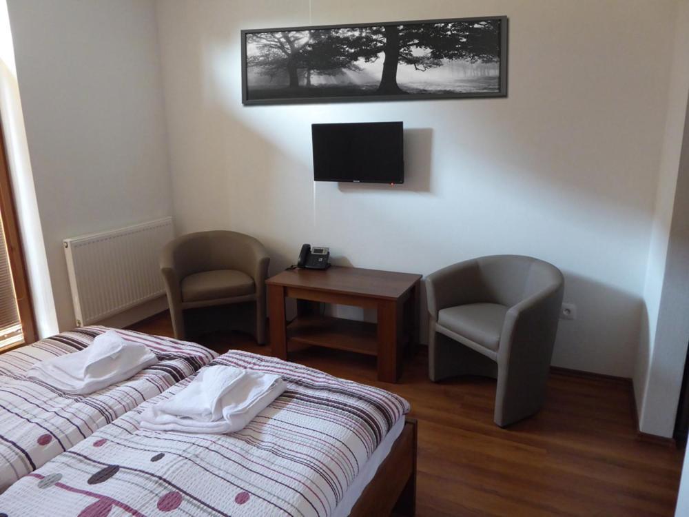 Jolan Pension & Restaurant Cicov المظهر الخارجي الصورة