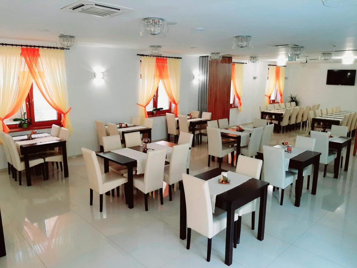 Jolan Pension & Restaurant Cicov المظهر الخارجي الصورة