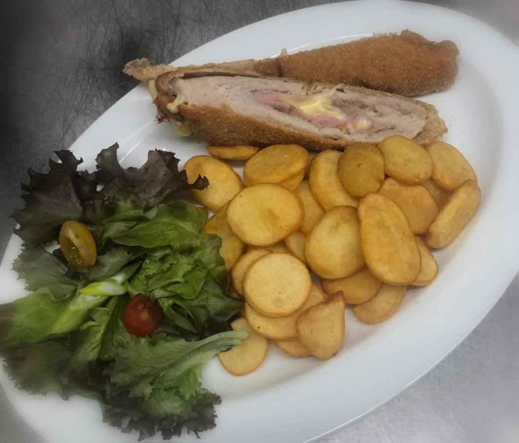 Jolan Pension & Restaurant Cicov المظهر الخارجي الصورة