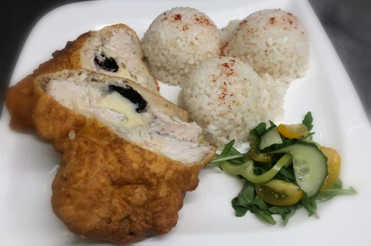 Jolan Pension & Restaurant Cicov المظهر الخارجي الصورة